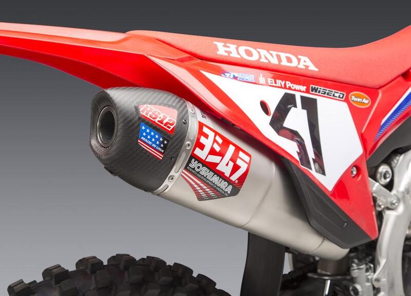 YOSHIMURA RS-12 Signature Series Slip-On - Stainless Ocelový/Karbon